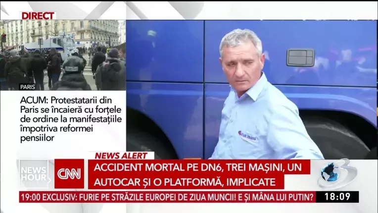 Accident mortal pe DN6! O masina a intrat intr-un autocar care transporta romani in Spania