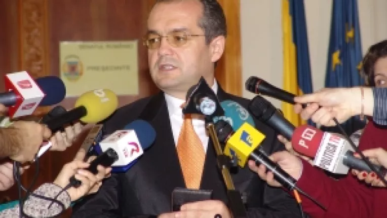 Boc: Oricine are sansa sa fie ministru, conditiile sunt expertiza in domeniu si sustinerea politica