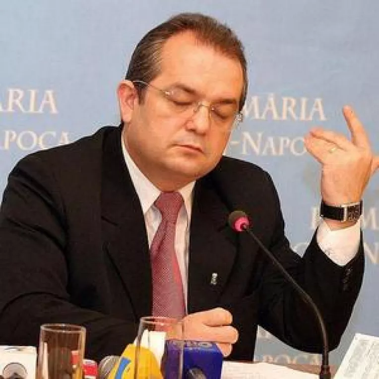 Boc se vede un Cezar care a trecut Rubiconul:  
Emil Boc: Zarurile au fost aruncate in relatia cu PNL
