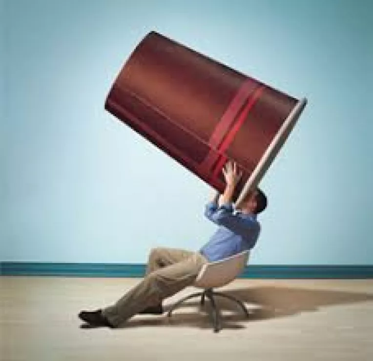 Consecintele excesului de cafea: tremuraturi, urina portocalie, oboseala dupa amiaza, anxietate, ritm cardiac accelerat