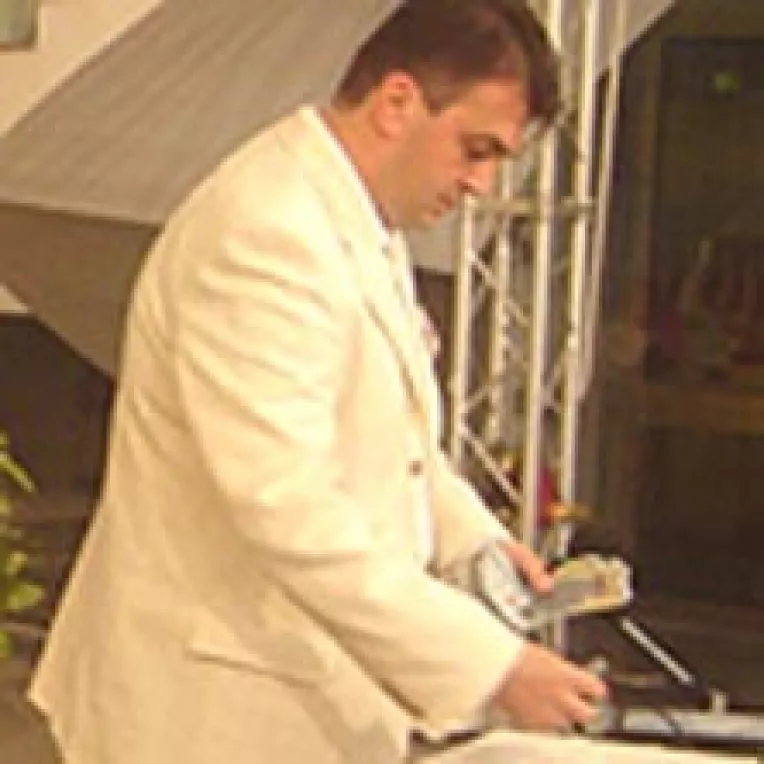 Deputatul Rares Manescu, presedintele Organizatiei PNL Sector 6: „Doar liberalismul poate genera o economie de piata autentica in Romania“