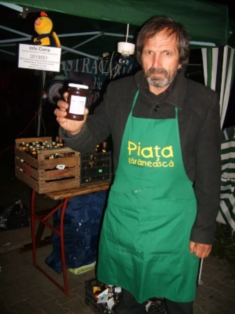 Emil Florescu participa la toate targurile traditionale organizate in curtea MTR