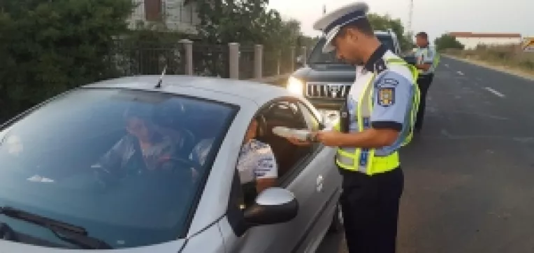 Politistul de la Rutiera te poate opri in trafic fara motiv?
