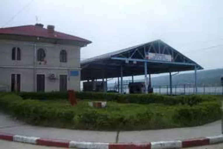 Porturile dunarene, la mana primariilor?