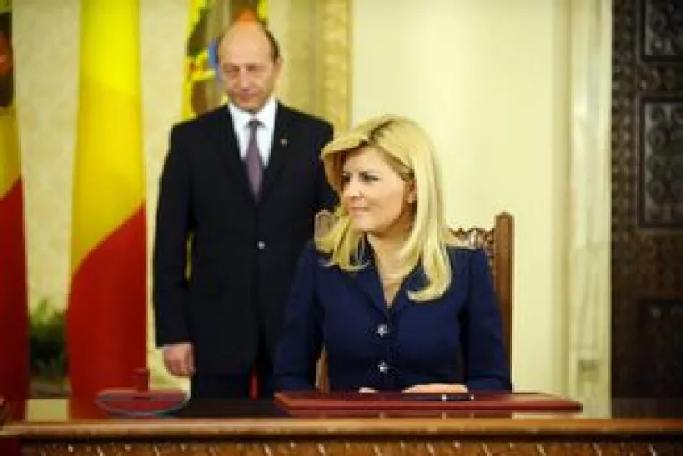 Premierul Victor Ponta il acuza pe presedintele Basescu ca ii face campanie electorala Elenei Udrea pe bani publici