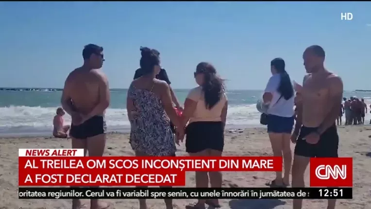 Trei oameni au murit pe plaja din Mamaia, dupa ce au intrat in marea agitata