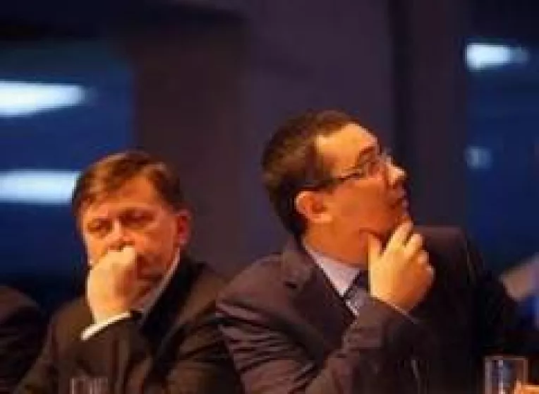 USL in criza: Ministrii PNL au refuzat sa intre in sedinta de Guvern 