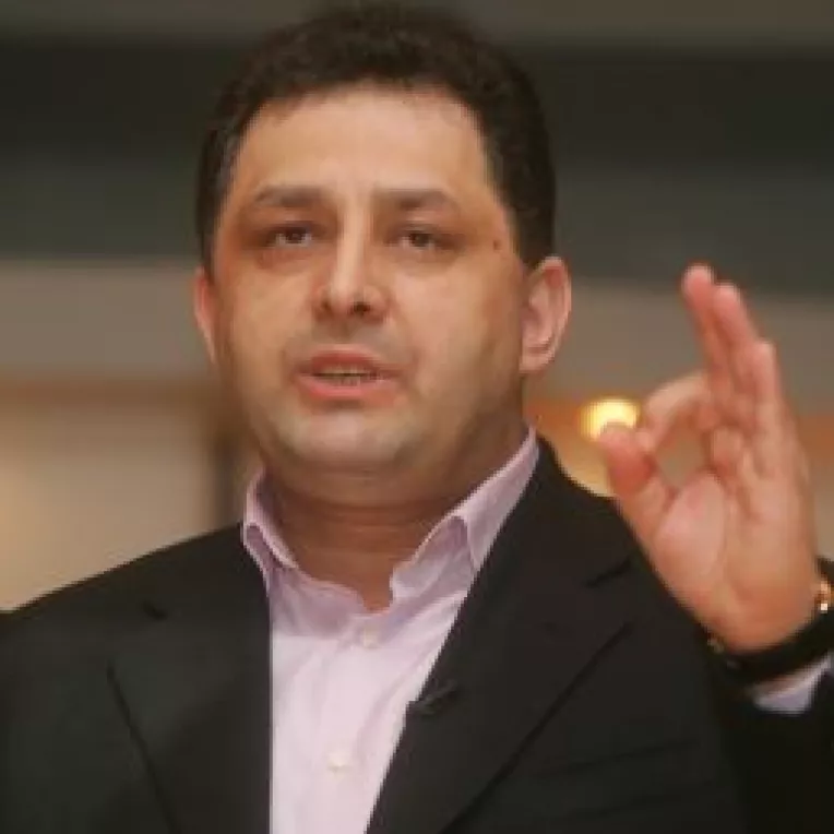 Vanghelie, Dragnea si Hrebenciuc intentioneaza sa ceara retragerea sprijinului lui Oprea