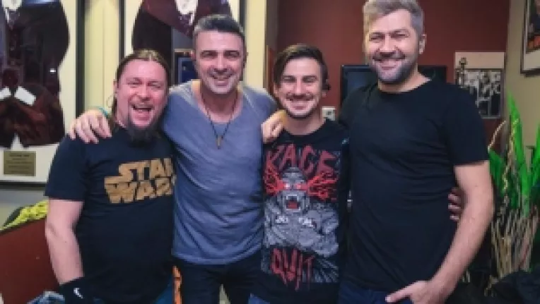 VUNK lanseaza piesa Ajunge, extrasa de pe albumul Domnul Portocaliu si Masina Timpului